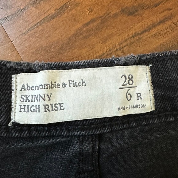 ABERCROMBIE & FITCH Distressed High-Waisted Skinny Jeans Washed Black - Picture 7 of 11